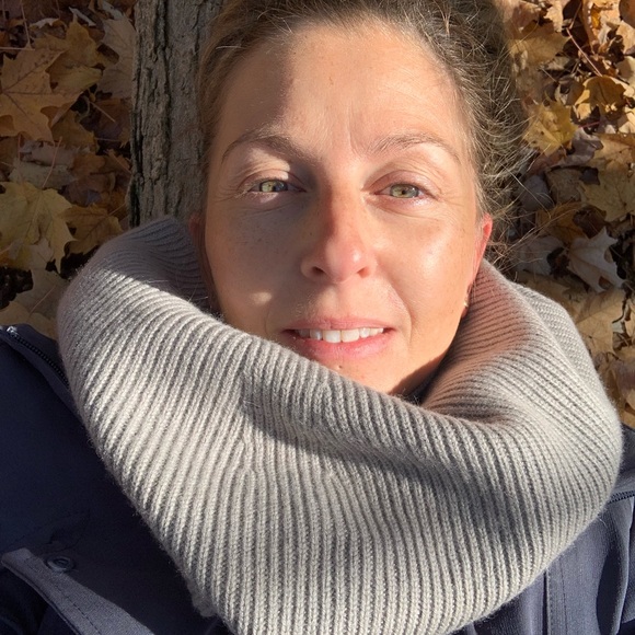 Meet your Posher, Deborah - Picture 1 of 1